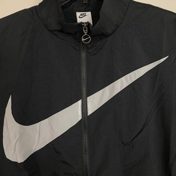 Nike Sportswear Essential Woven Jacket 1X - Picture 9 of 15